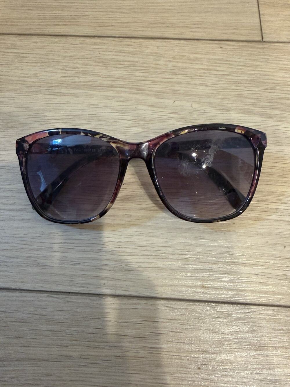 Disney Parks Minnie Mouse Bows Multi-Colored Frame Design UV Protect Sunglasses
